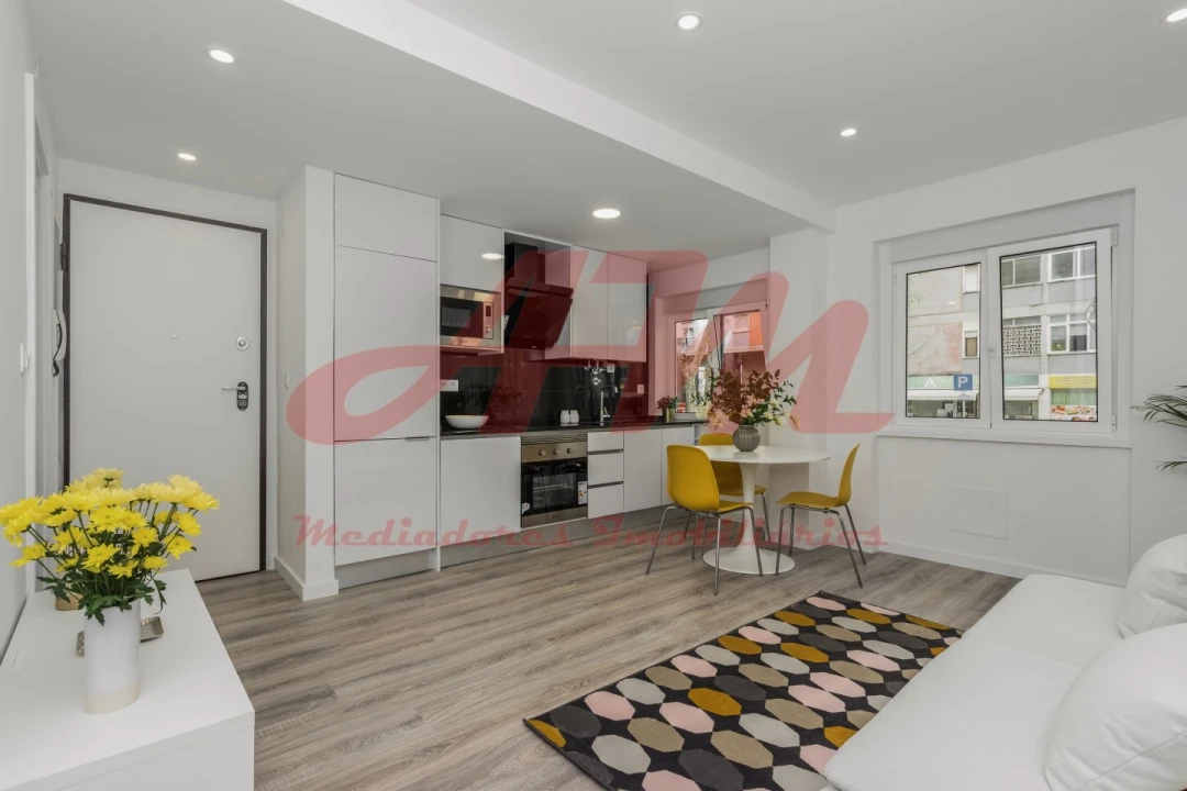 Apartamento T2 para Venda em Benfica Foto 4