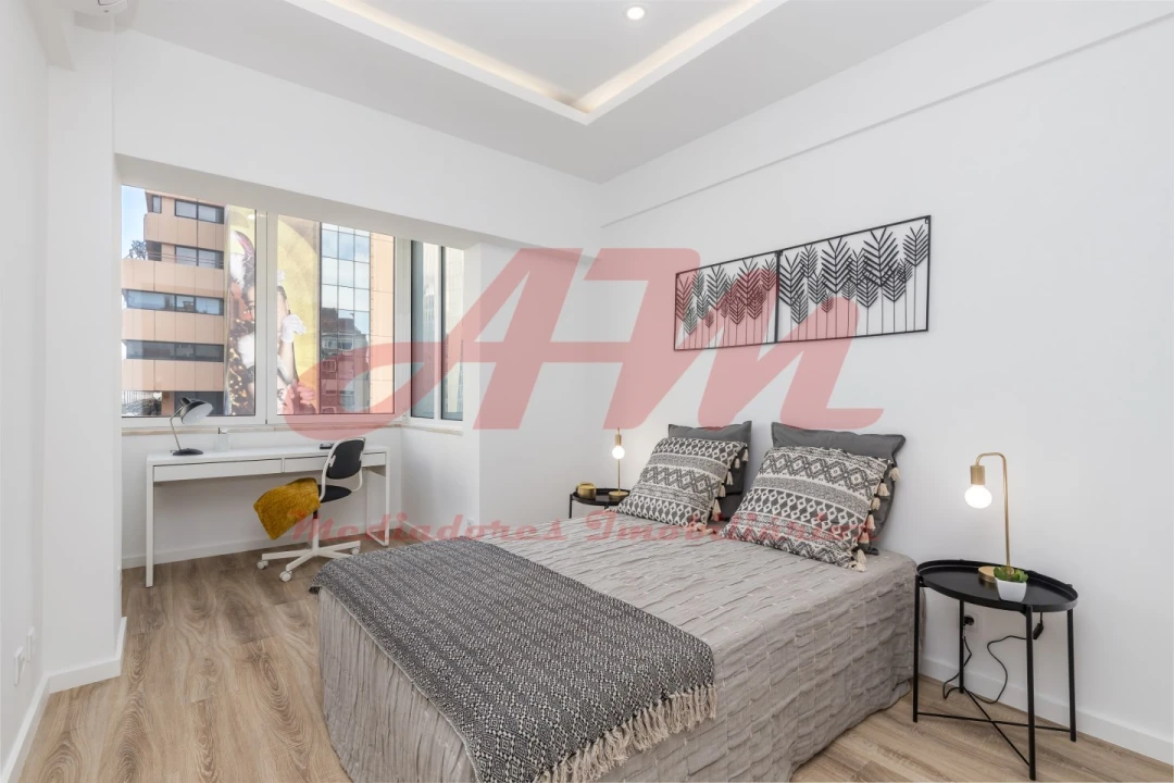 Apartamento T2 para Venda em Benfica Foto 16