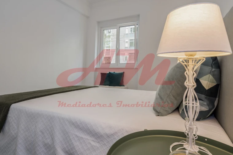 Apartamento T2 para Venda em Benfica Foto 7