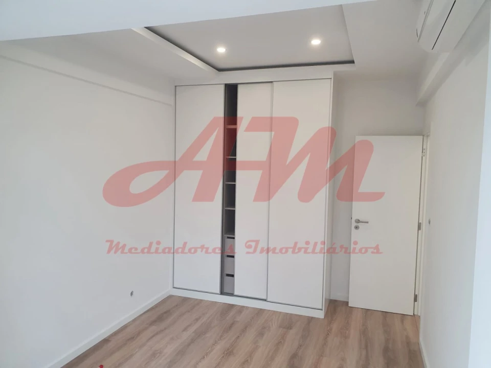 Apartamento T2 para Venda em Queluz e Belas Foto 5