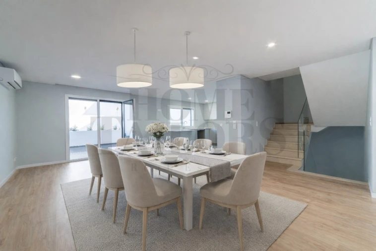 Moradia T3 para Venda em Ramada e Caneças Foto 4