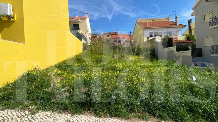 Terreno para Venda em Pontinha e Famões