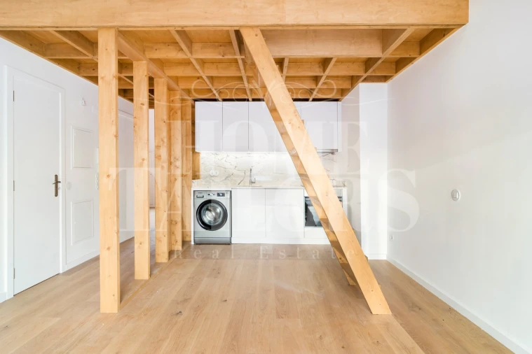 Apartamento T2 para Arrendamento em Santo António Foto 7