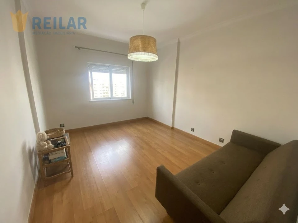 Apartamento T3 para Venda em Vila Franca de Xira Foto 3