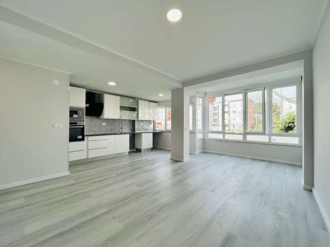 Apartamento T2 para Venda em Oeiras e São Julião da Barra, Paço de Arcos e Caxias Foto 1