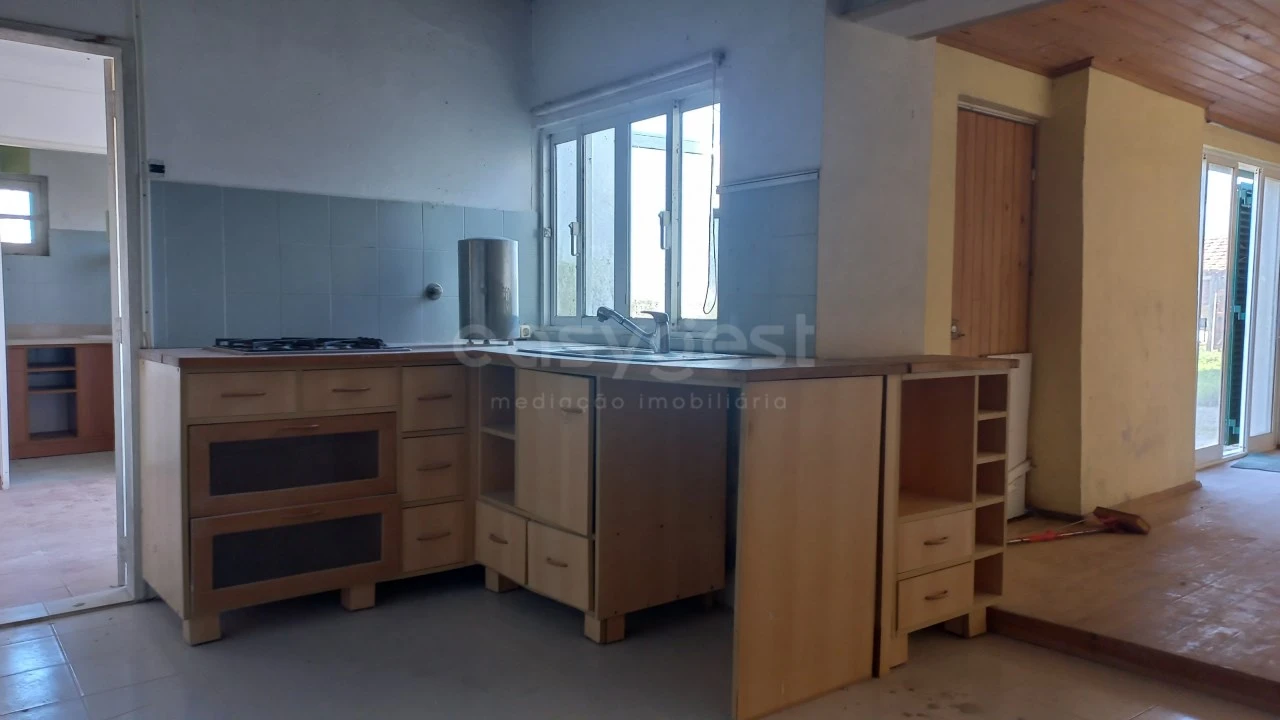 Moradia T3 para Venda em Almoster Foto 16