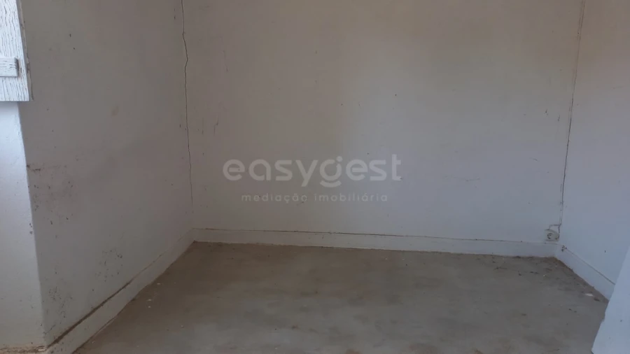 Moradia T3 para Venda em Almoster Foto 24