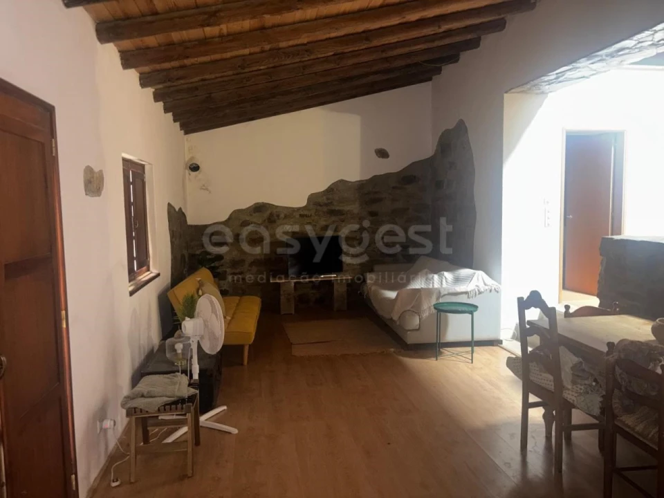 Moradia T2 para Venda em São Barnabe Foto 13