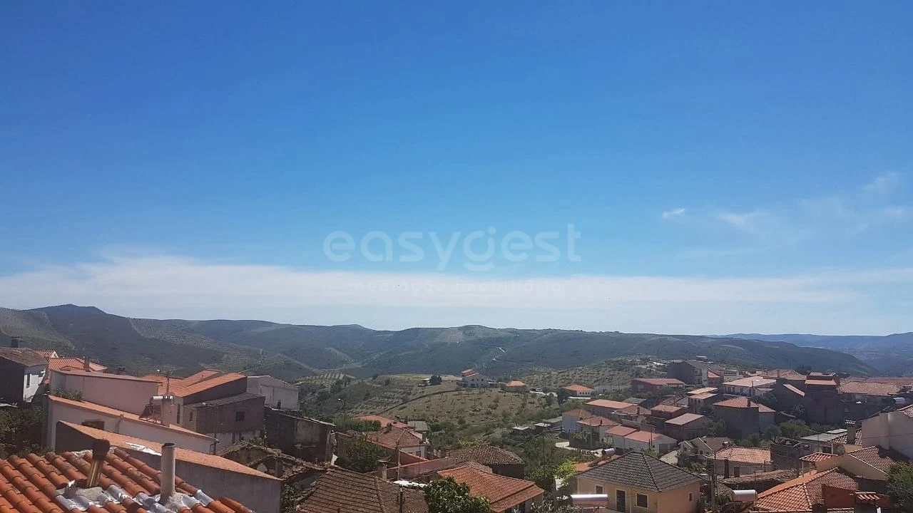 Moradia T2 para Venda em Açoreira Foto 8