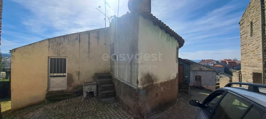 Moradia T2 para Venda em Açoreira Foto 3