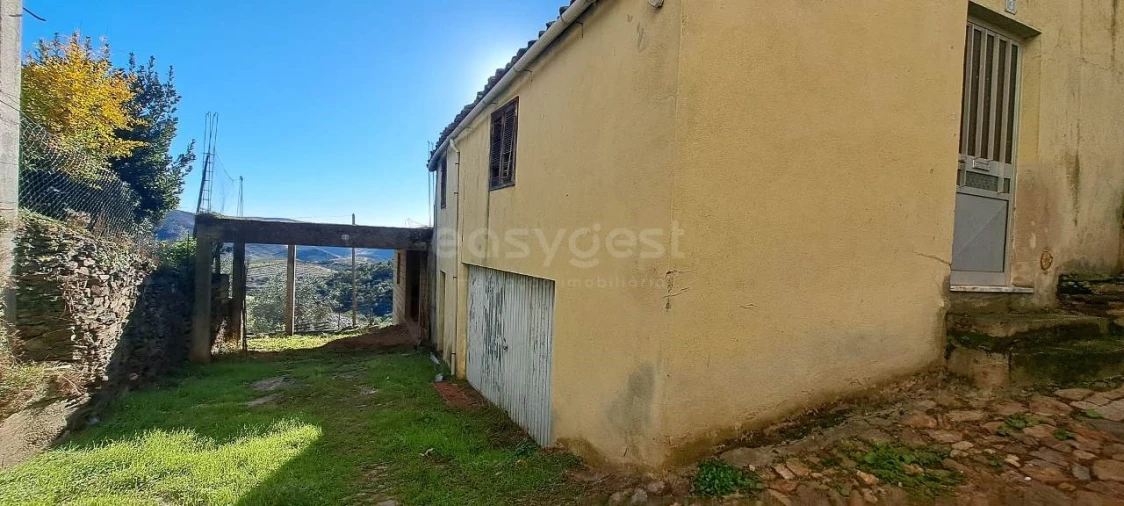 Moradia T2 para Venda em Açoreira Foto 5