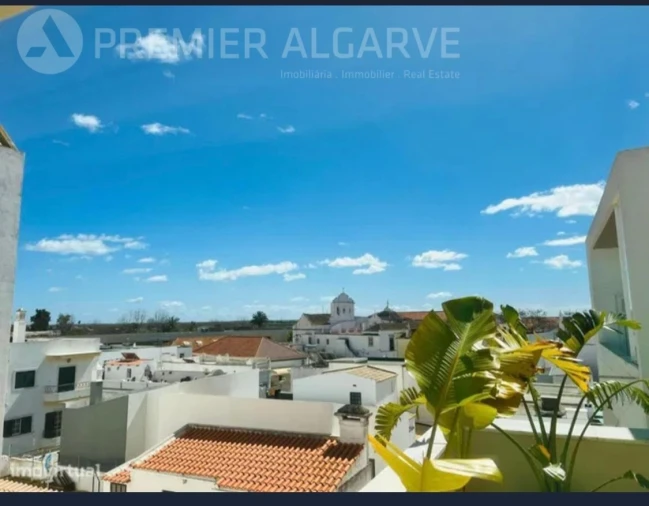Moradia T4 para Venda em Faro (Sé e São Pedro) Foto 1