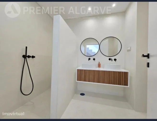 Moradia T4 para Venda em Faro (Sé e São Pedro) Foto 12