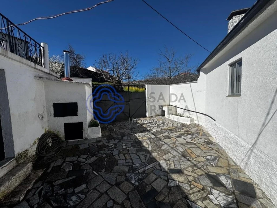 Moradia T2 para Venda em Jou Foto 3