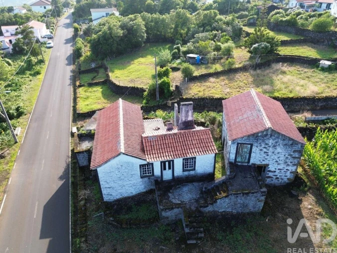 Moradia T2 para Venda em Ribeiras Foto 6