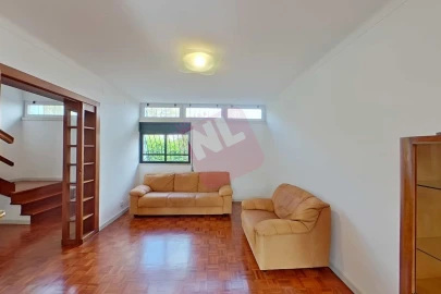 Moradia T4 para Venda em Olivais
