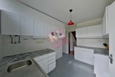 Moradia T4 para Venda em Olivais