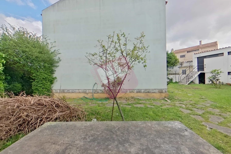Moradia T4 para Venda em Olivais Foto 44