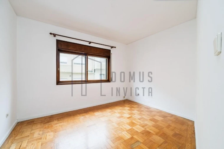 Apartamento T2 para Arrendamento em Aldoar, Foz do Douro e Nevogilde Foto 19