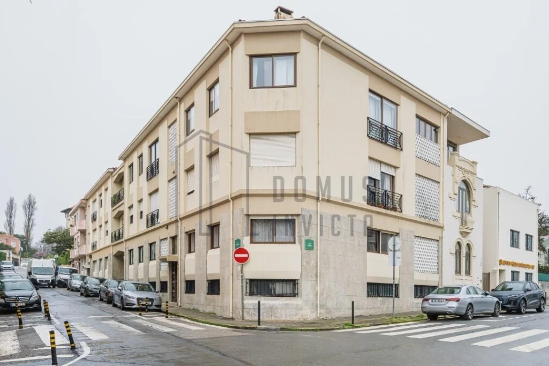 Apartamento T2 para Arrendamento em Aldoar, Foz do Douro e Nevogilde Foto 24