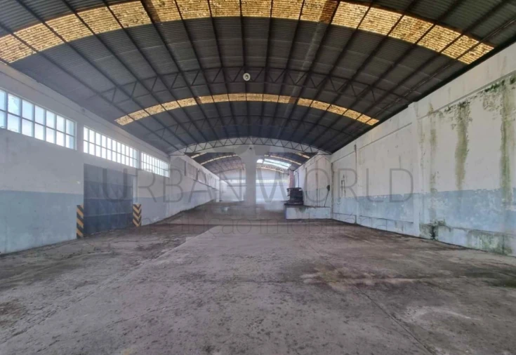 Armazém para Venda em Santa Maria de Lamas