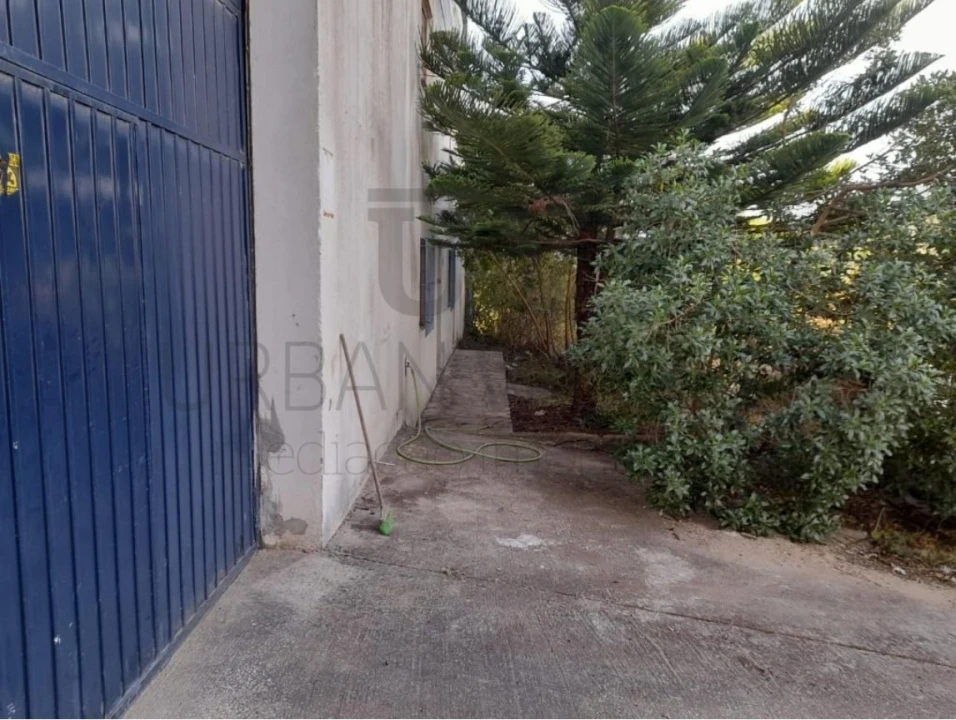 Armazém para Venda em Amiais de Baixo Foto 9