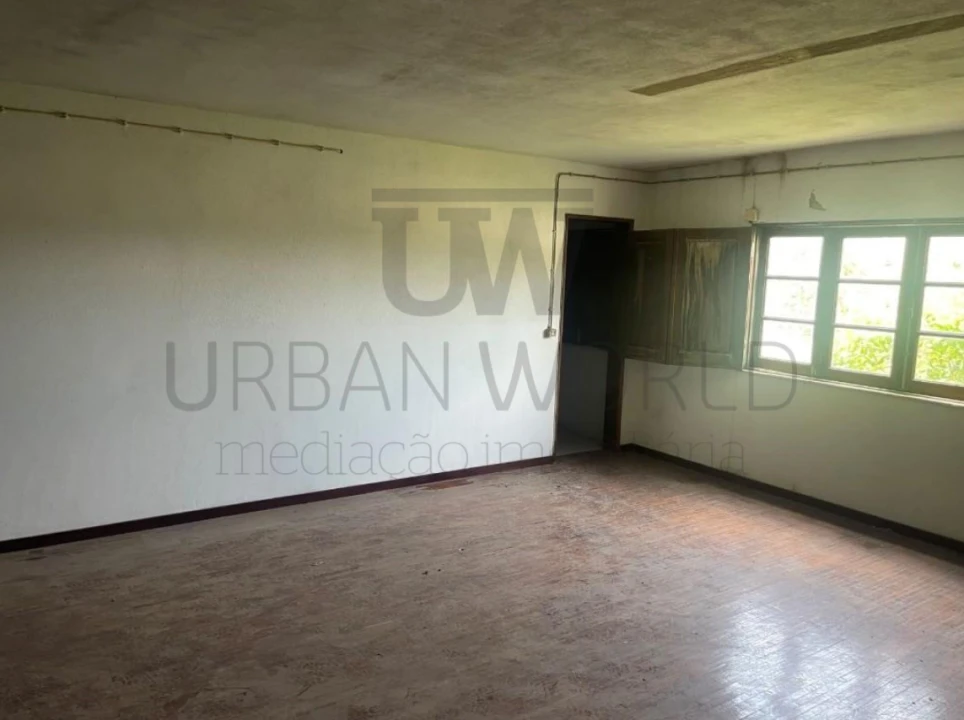 Armazém para Venda em Amiais de Baixo Foto 14