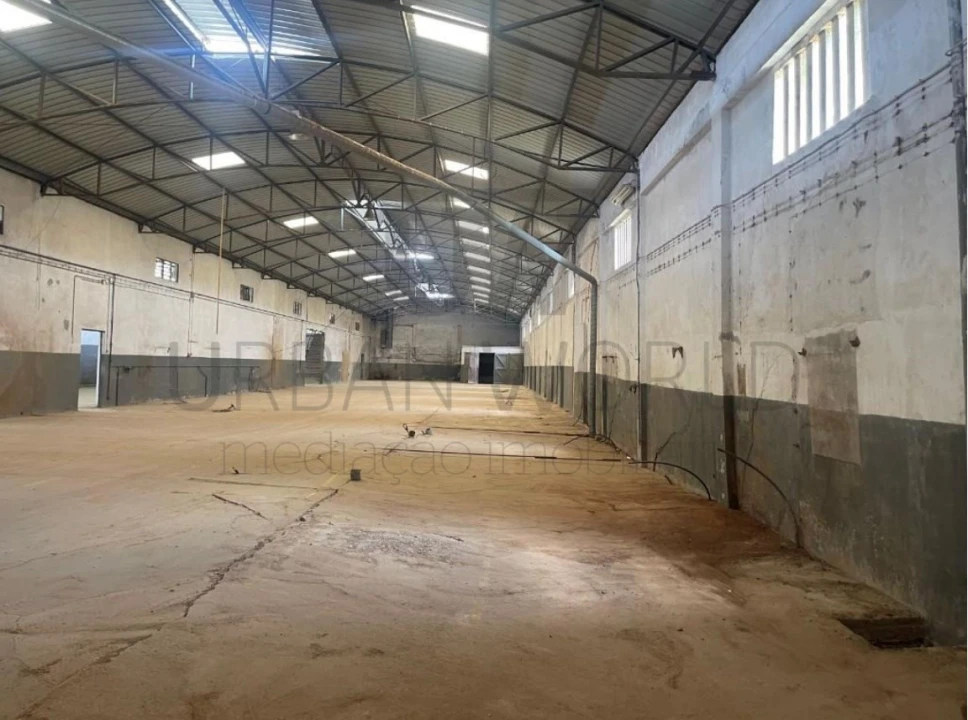 Armazém para Venda em Amiais de Baixo Foto 27