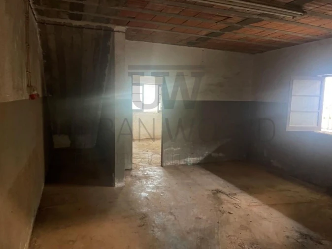 Armazém para Venda em Amiais de Baixo Foto 11