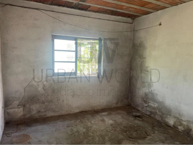 Armazém para Venda em Amiais de Baixo Foto 12