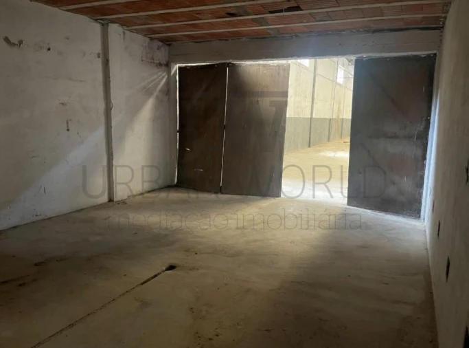 Armazém para Venda em Amiais de Baixo Foto 19