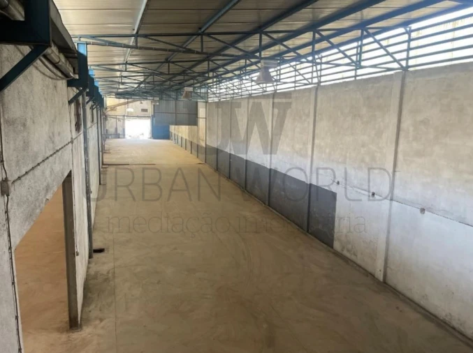 Armazém para Venda em Amiais de Baixo Foto 25