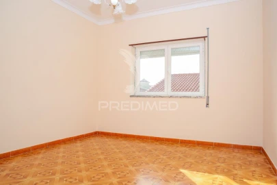 Moradia T2 para Venda em Arruda dos Vinhos