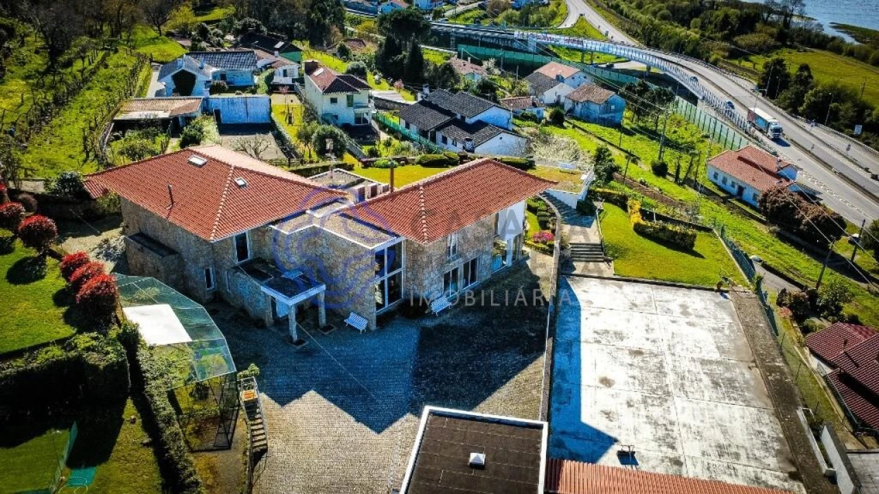 Moradia T7 para Venda em Gondarem Foto 5