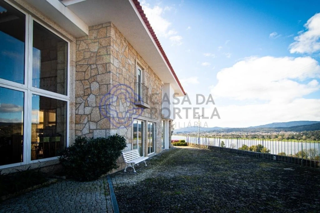 Moradia T7 para Venda em Gondarem Foto 9