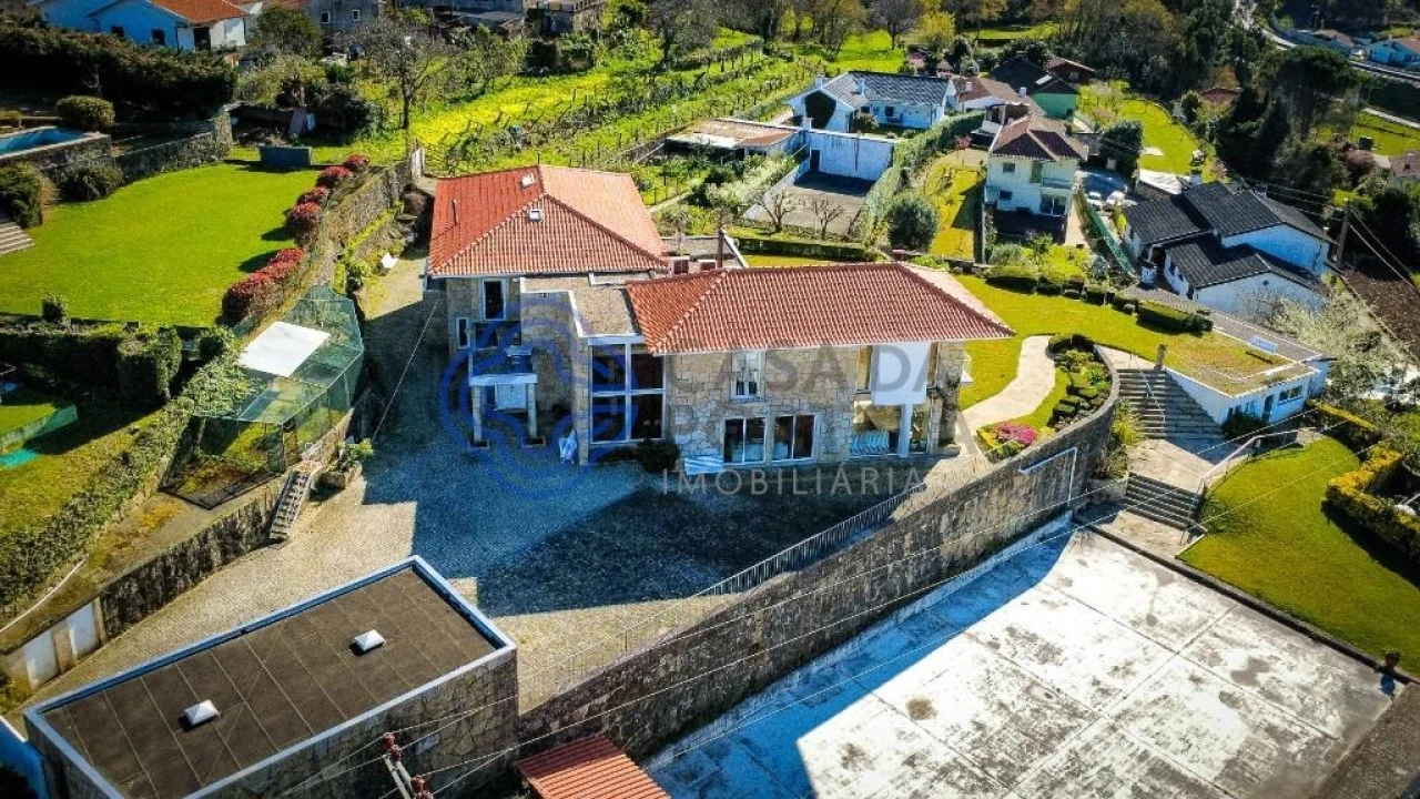 Moradia T7 para Venda em Gondarem Foto 4