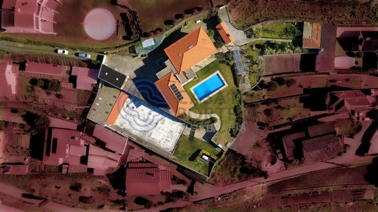 Moradia T7 para Venda em Gondarem Foto 6