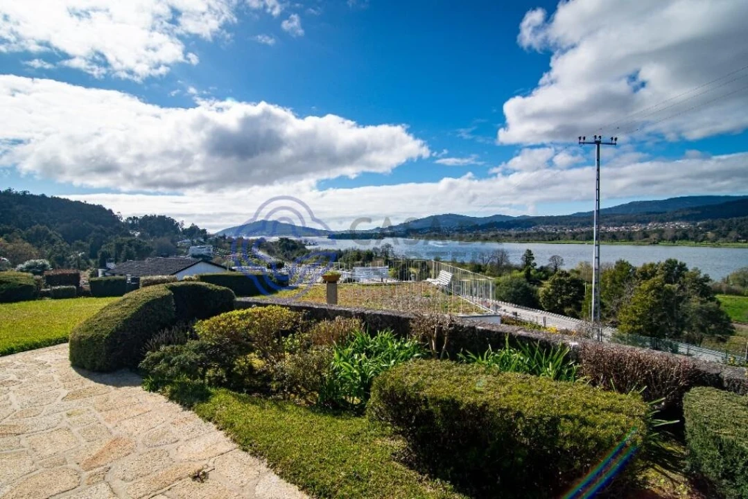 Moradia T7 para Venda em Gondarem Foto 18