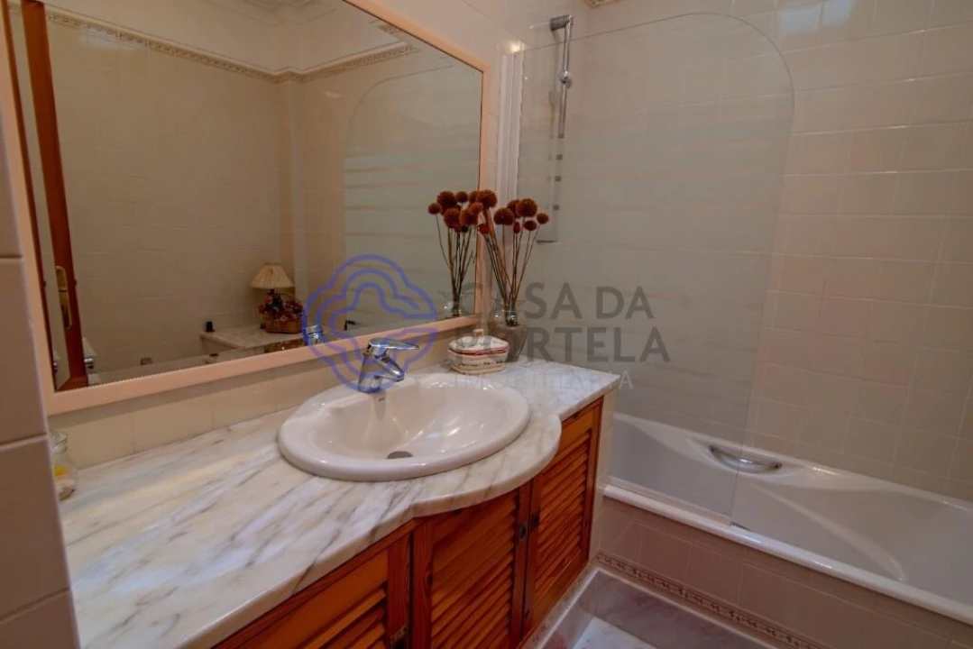 Moradia T7 para Venda em Gondarem Foto 52