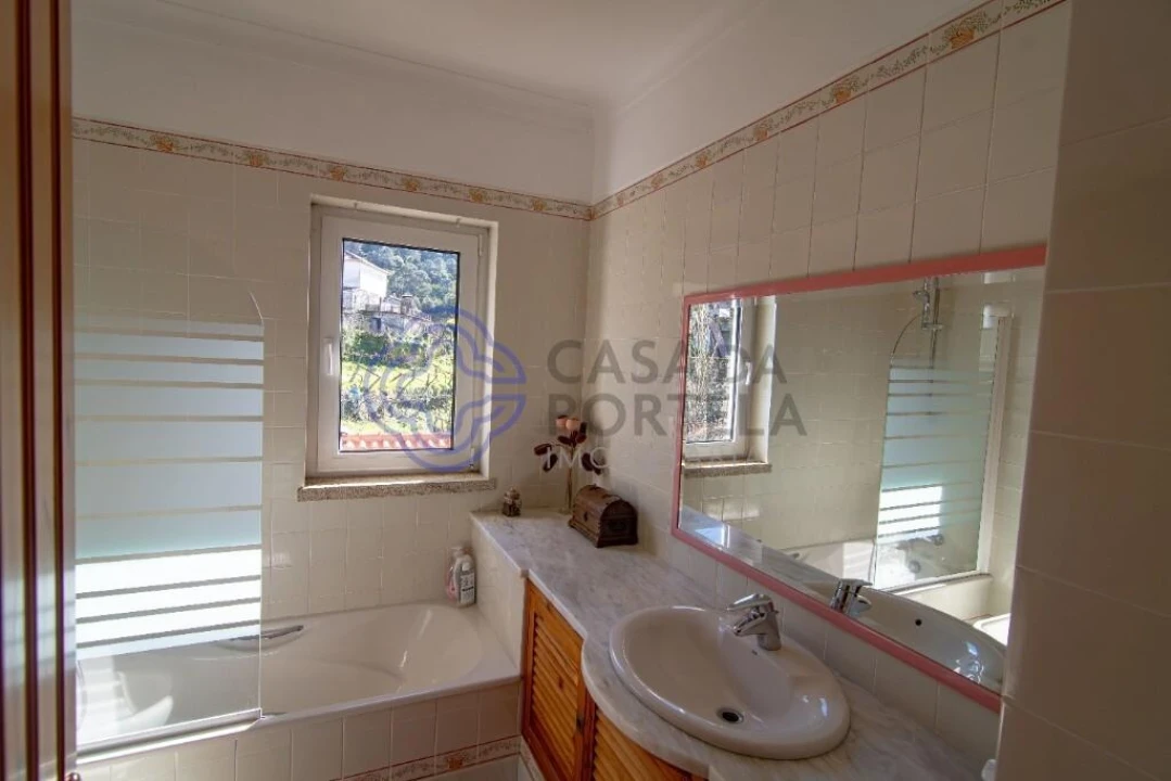 Moradia T7 para Venda em Gondarem Foto 54