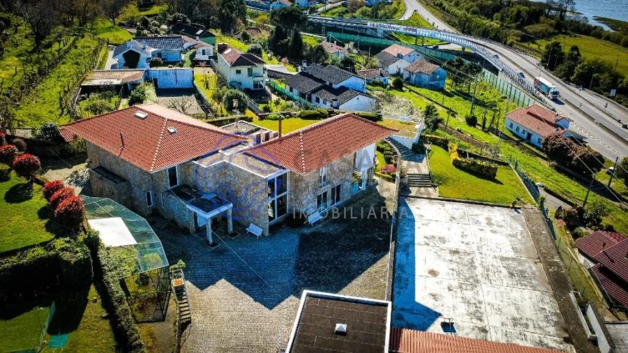 Moradia T7 para Venda em Gondarem Foto 5