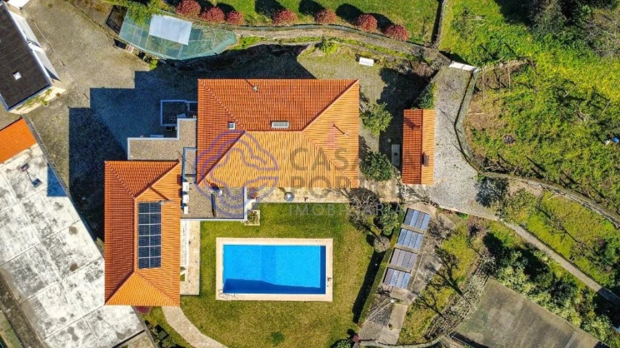 Moradia T7 para Venda em Gondarem Foto 1