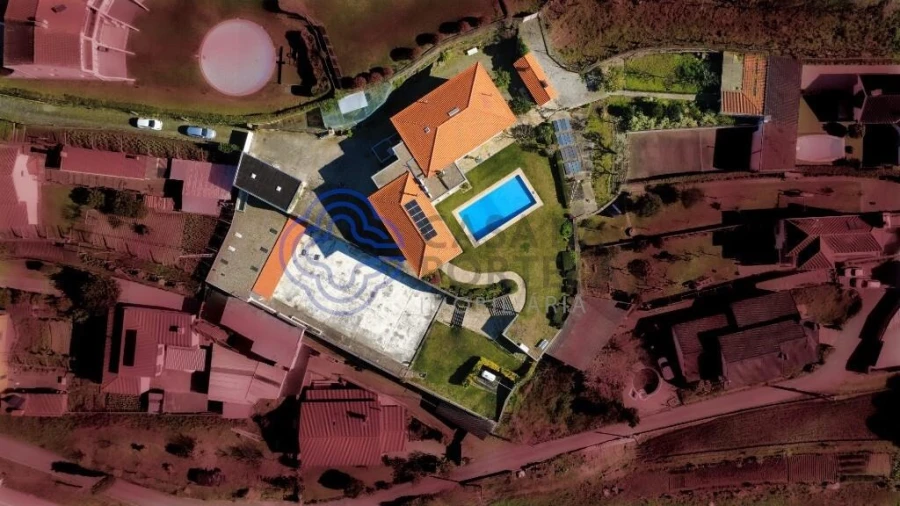 Moradia T7 para Venda em Gondarem Foto 6