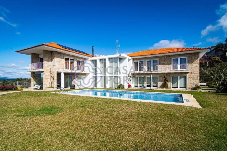 Moradia T7 para Venda em Gondarem Foto 12