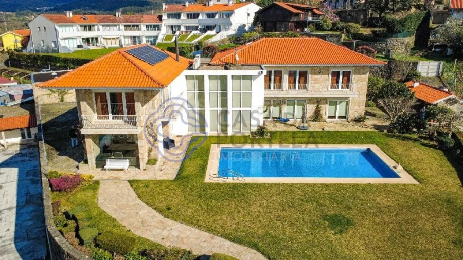 Moradia T7 para Venda em Gondarem Foto 3