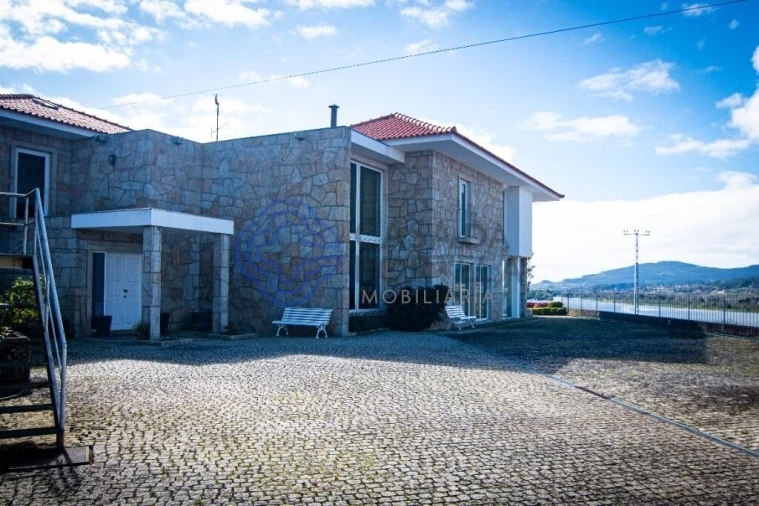 Moradia T7 para Venda em Gondarem Foto 8