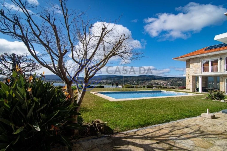 Moradia T7 para Venda em Gondarem Foto 16