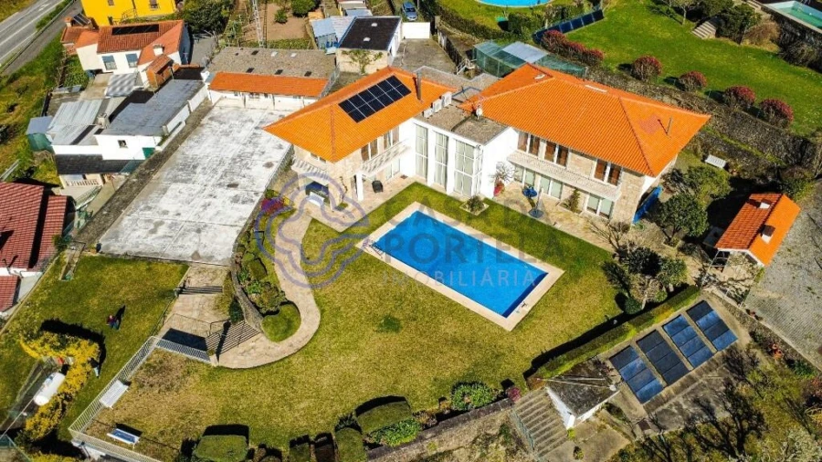 Moradia T7 para Venda em Gondarem Foto 2