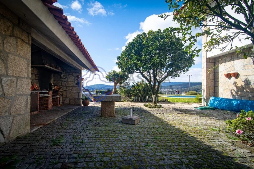 Moradia T7 para Venda em Gondarem Foto 15