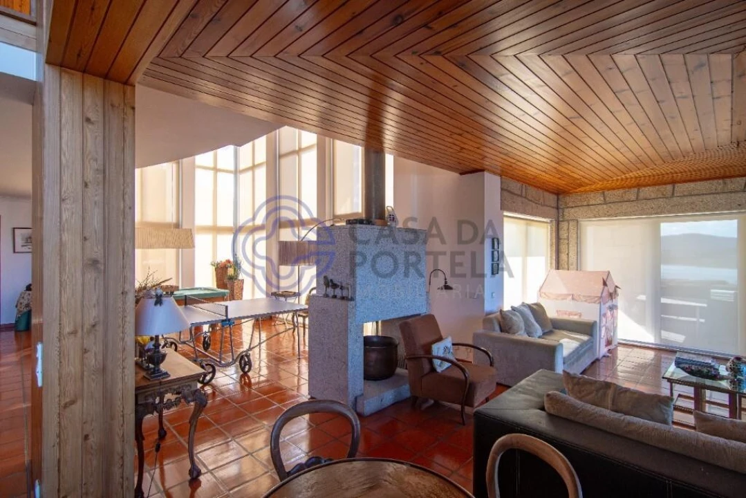 Moradia T7 para Venda em Gondarem Foto 40